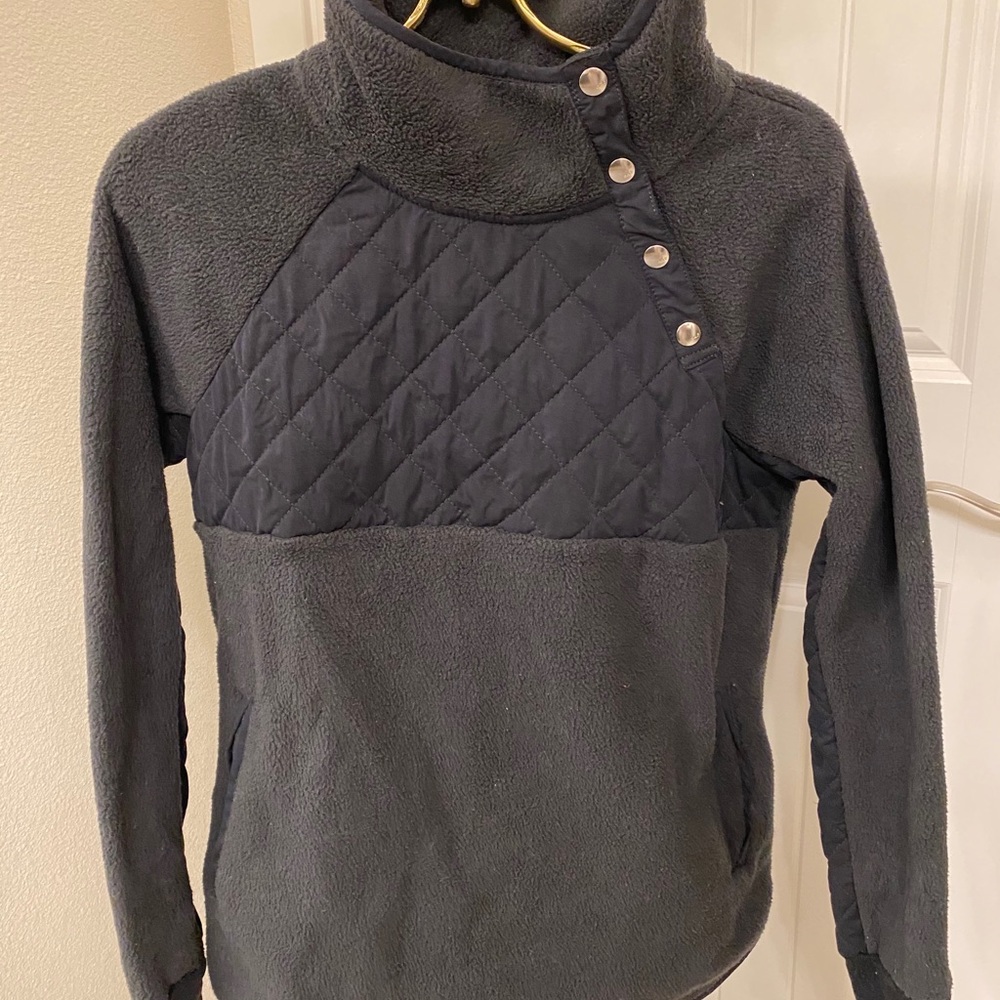 Black sweatshirt